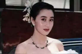 1989年，李连杰遇利智后致电怀孕的黄秋燕：对不起，我找到了真爱图片