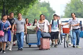奇妙的缘分！班主任和大一新生同名，叫学生名字感觉像在叫自己图片