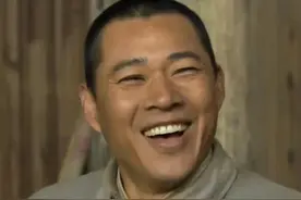 三看《历史的天空》，才懂军犬血无痕的“惨死”背后，有何深意图片