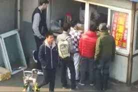 吃个鸡蛋灌饼被骂了五年！周琦直播中首次回应：还想去NBA发展图片