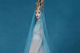 佟丽娅新疆民族风舞蹈造型 极具异域风情图片