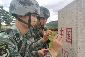 退伍季，挥别“界碑战友”图片
