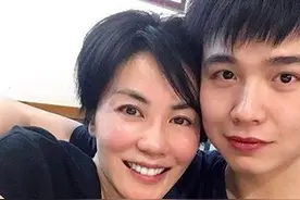 王菲和绯闻小鲜肉亲密合照流出，谢霆锋发图疑回应两人感情状况图片