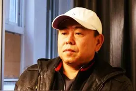喜剧人背后的辛酸：潘长江半夜在河边，拿绳子上吊自杀、跳河未遂图片