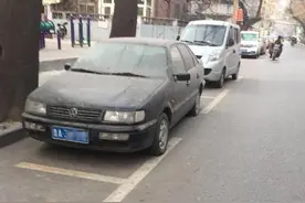 街头偶遇一台90年代的帕萨特B4，车主：它见证了我的辉煌和没落图片