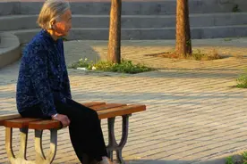 家庭月入4千却敢富养孩子，“精致穷”式育儿，反倒令外人看不起图片