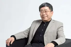 余秋雨前妻李红：他是文学才子，却也是感情上的“伪君子”图片