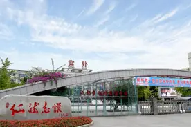 中国教育报：传承教育情怀 续写棠外“春天的故事”图片