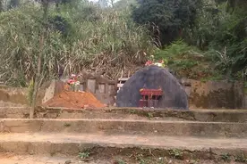 俗话说：“出门与妻不同床，出门不拜丈家坟”，啥意思？图片