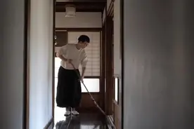 中产主妇真实的一天：做17小时家务、没空吃早餐却要给保姆做饭图片