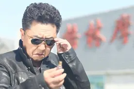何云伟删了诋毁德云社的所有微博，与姜昆侯耀华的合照也删了图片