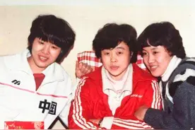 郎平暗示离任，队友张蓉芳被球迷想起，她曾是五大金牌教练之一图片