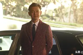 靠陪吃陪喝挣生活费的她们，其实揭示了中年男人的不堪和疲惫图片