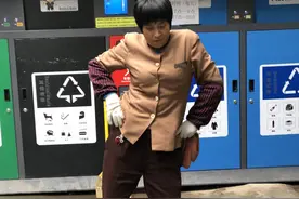 燃！西安70后保洁员酷爱跳舞，吸引8.6万粉丝获赞90万图片