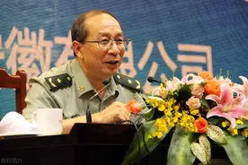 著名教授金一南，为何能成将军？仅有初中文化，兄弟父亲也是少将图片