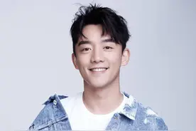 百万网友围观他直播减肥，小肚子变腹肌：原来猛男也有“养成系”图片