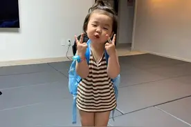 黄夏温表情包：我是雪碧做的，容易炸图片