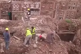 也门萨那老城古建筑受损严重 5000栋建筑物屋顶漏雨图片