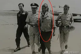 败类范园焱：为何会驾机叛逃到台？详谈70年代我国著名叛逃事件图片