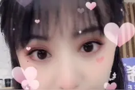 郑爽用特效拍照，看到“变丑”后的她，终于明白她那么为啥自信图片