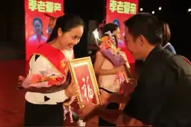 14年过去了，那个捐肾救父带父上学的14岁女孩，现在怎么样了？图片