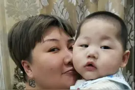 郭德纲妻子王慧当奶奶？44岁抱上徒孙，珠圆玉润脸是婴儿几倍大图片