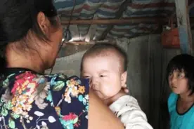拾荒夫妇18年生十个孩子，被问其中的原因时，妻子：我们也不想图片