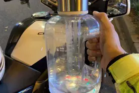 ​42℃下炙烤，人手一个“超大杯”！这些天，杭州这群人真的不容易图片