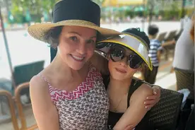 张柏芝妈妈近况曝光，50多岁开网约车谋生，因无人下单而发愁图片
