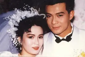 半个月约2次！60岁黄日华与53岁女星吃饭庆生，靠肩合影关系好图片