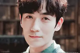 眼睛好看，只服这4位男星，眼睛里有星辰大海，“眼”技还特别好图片