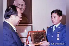 1982年，驾驶战斗机逃到台湾的飞行员吴荣根，后来过得怎么样？图片