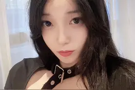 小说：妻子出差，我用她账户查到预定酒店，偷偷赶到给她一个惊喜图片
