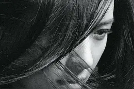 汪峰发文为42岁章子怡庆生，老婆露面显憔悴，脸上没肉几乎脱相图片