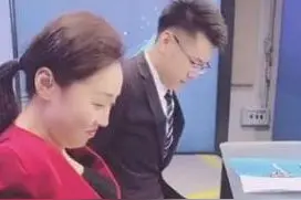 央视主持人幕后被拍，私下的他们毫无正经可言，你能想到？图片