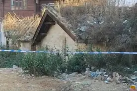 云南一男子独居祖上老宅，春节前家中身亡，哥哥报警称疑遭谋杀，警方：已经受理，正在调查图片