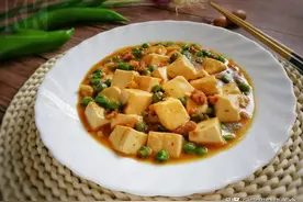 豆腐新吃法，不加一滴水，外焦里嫩真香，儿子说比麻婆豆腐好吃图片