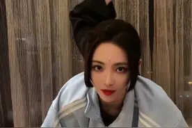 许佳琪的“蝎子腿”很绝，不过别轻易模仿！硬凹的造型再美，难受的只是自己图片