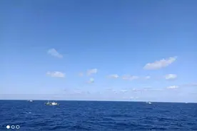 船舶的繁琐的文书工作造就电脑高手船长CEO图片