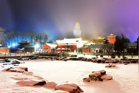 山西五台山迎来春雪 美如人间仙境图片