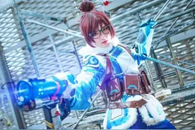 守望先锋小美周美玲cosplay： 眼镜娘也可以很可爱！图片