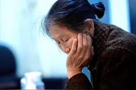 63岁老大妈：给女儿一家当保姆，虽然每月有5000元，但我却想逃离图片