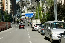 贵阳延安东路延伸段道路建设，师大人行天桥将择期拆除图片