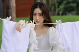 最美时尚模特：清纯女友会洗衣服图片