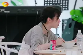 赵丽颖以身试法吃坏桃拉肚子，网友：太好笑了吧图片