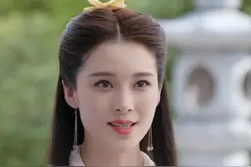 “黄衫女子”真的不要硬演，有人冷艳出尘，有人我想给她按回去图片