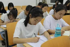 大一期末考试很重要，不要等挂科才后悔，新生需提高谨慎图片