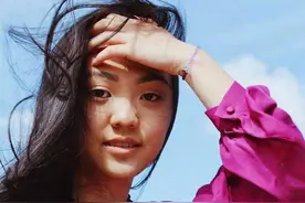 李连杰女儿合作国际大牌做公益，父亲发文力挺，邱淑贞女儿也点赞图片