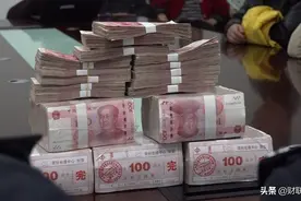 定期存款到期后，自动转存和取出再存哪个好？听听银行经理的分析图片