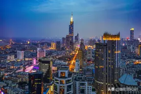 江苏省第一高楼，被称为小迪拜塔，内部却总是冷冷清清图片